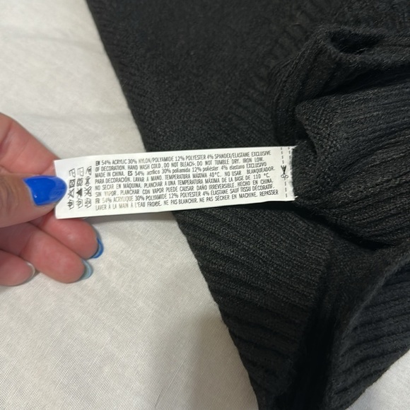 Endless Rose Pearl Love Sweater Medium NWT - Picture 6 of 7